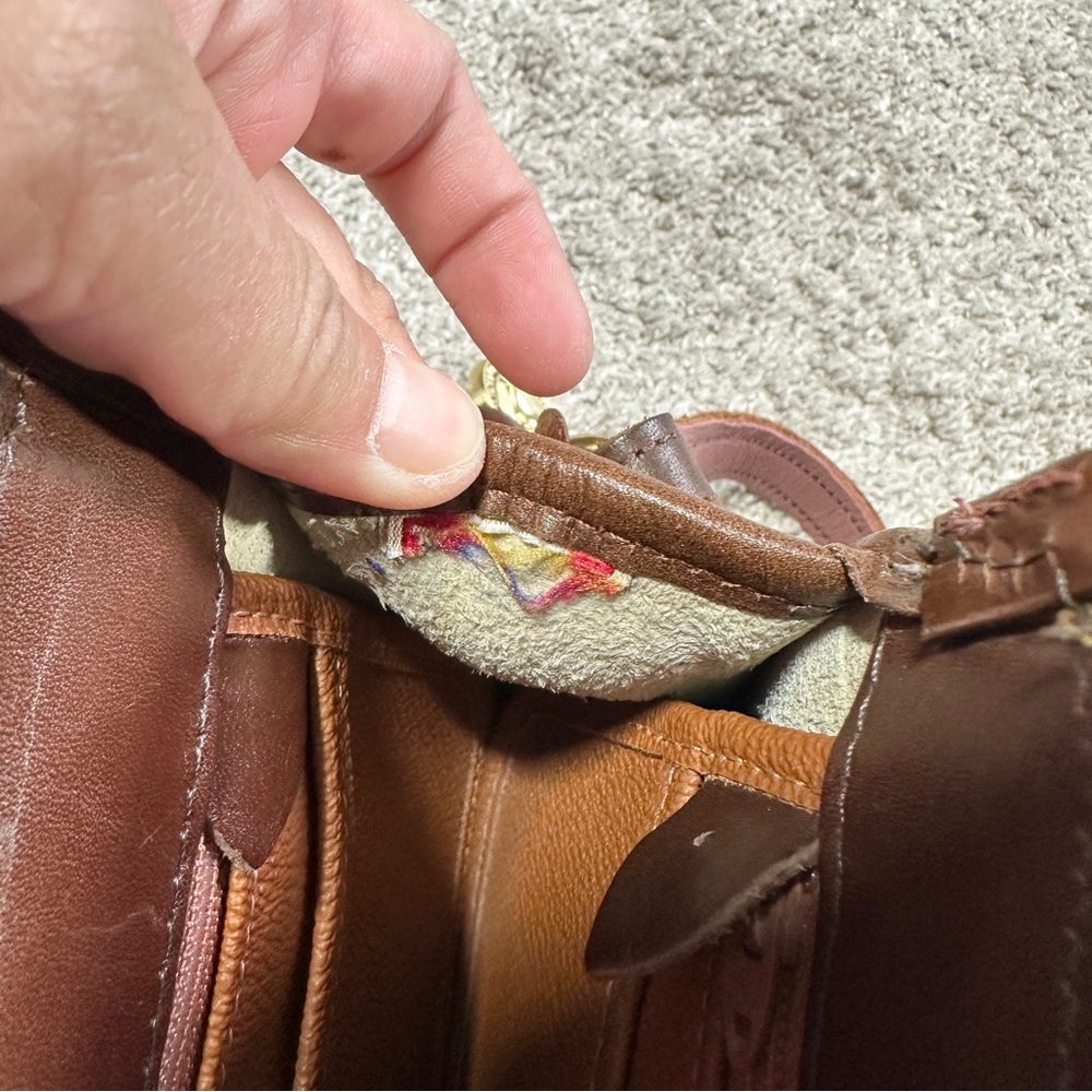 Dooney & Bourke Vintage Ivory Brown Leather Crossbody Bag Classic Zip Top - Picture 16 of 16